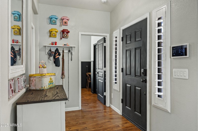 1523 E Elgin St-6