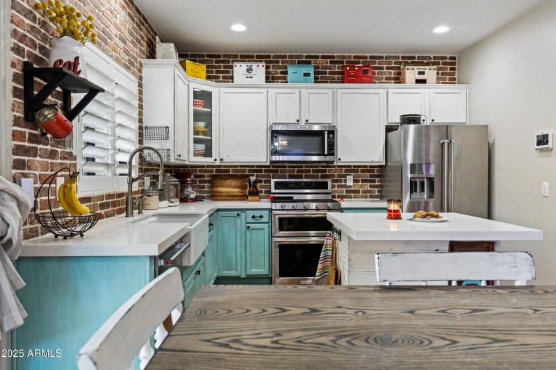 1523 E Elgin St-20