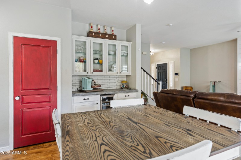 1523 E Elgin St-23
