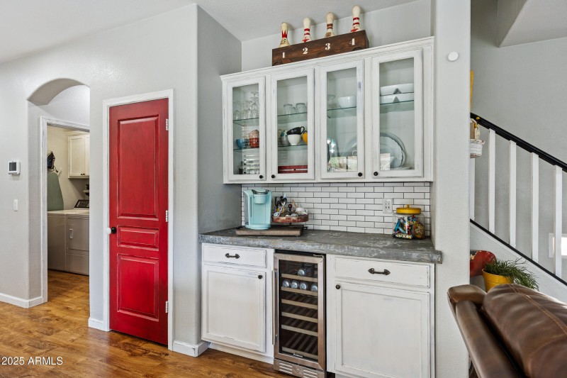 1523 E Elgin St-24