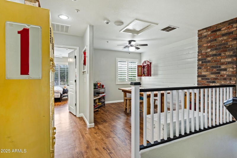 1523 E Elgin St-30
