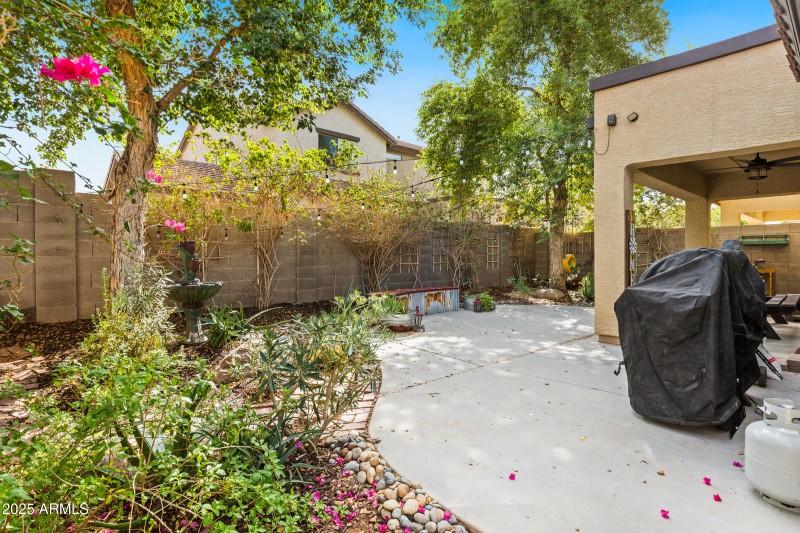 1523 E Elgin St-41