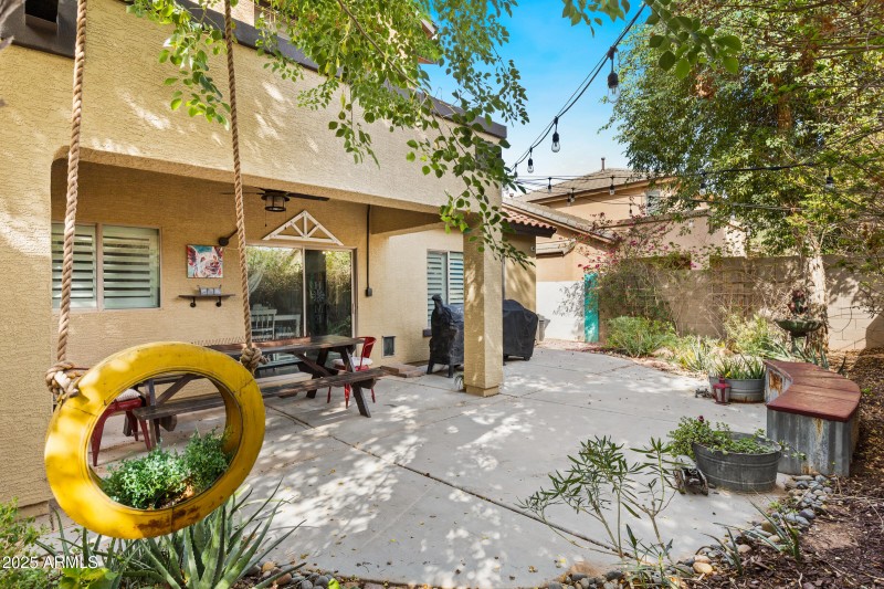 1523 E Elgin St-45