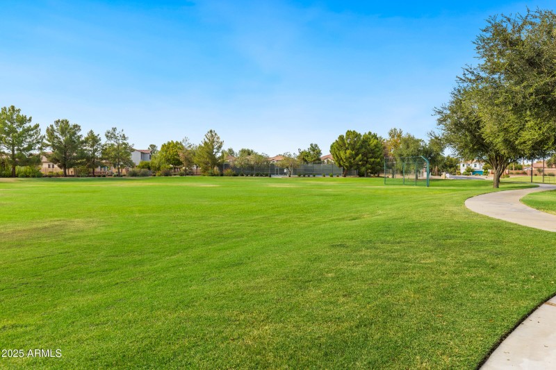 1523 E Elgin St-55