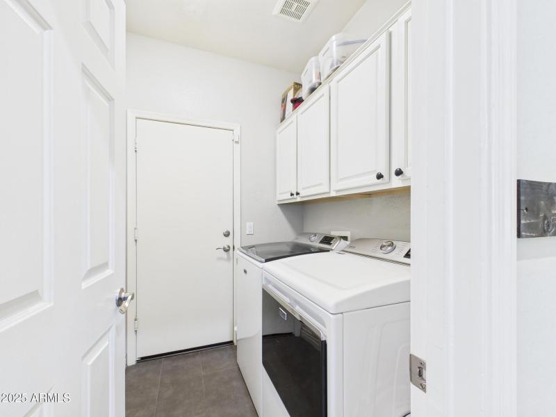 CAM02404G0-PR0144-STILL024