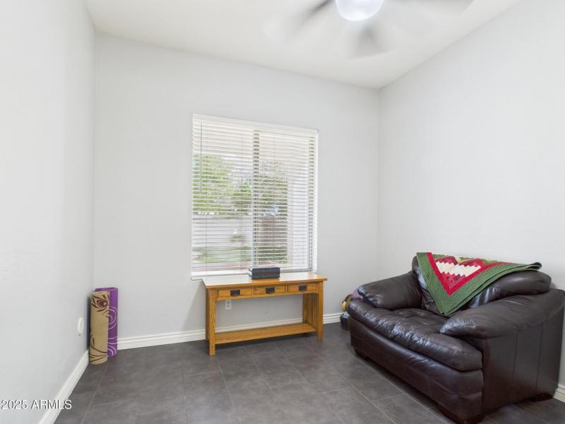 CAM02404G0-PR0144-STILL025