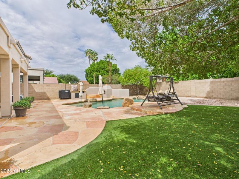 CAM02404G0-PR0144-STILL032