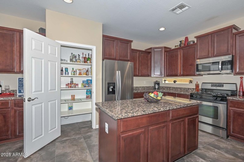 Kitchen-Pantry