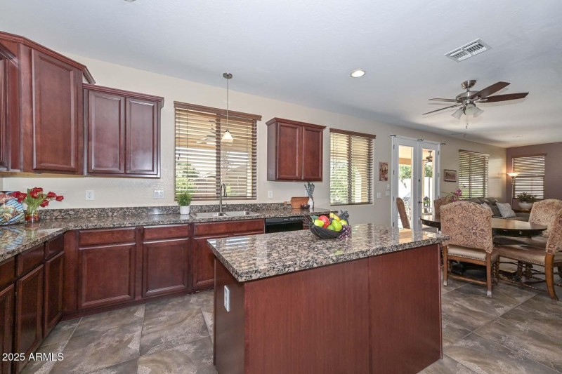 Kitchen-Island