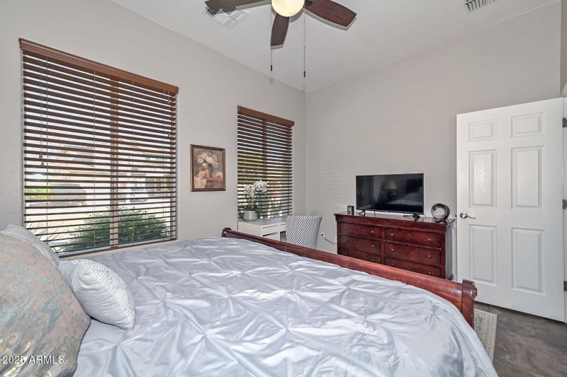2nd Bedroom2