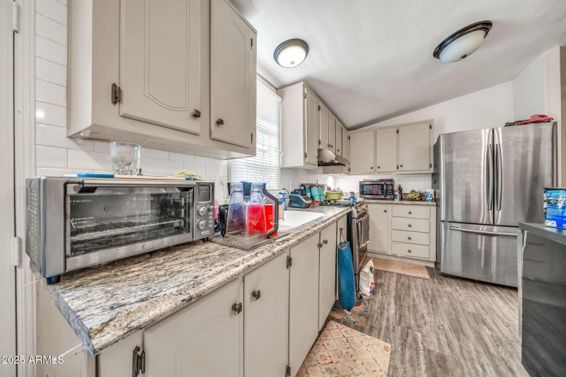 19401 N 7th St-12