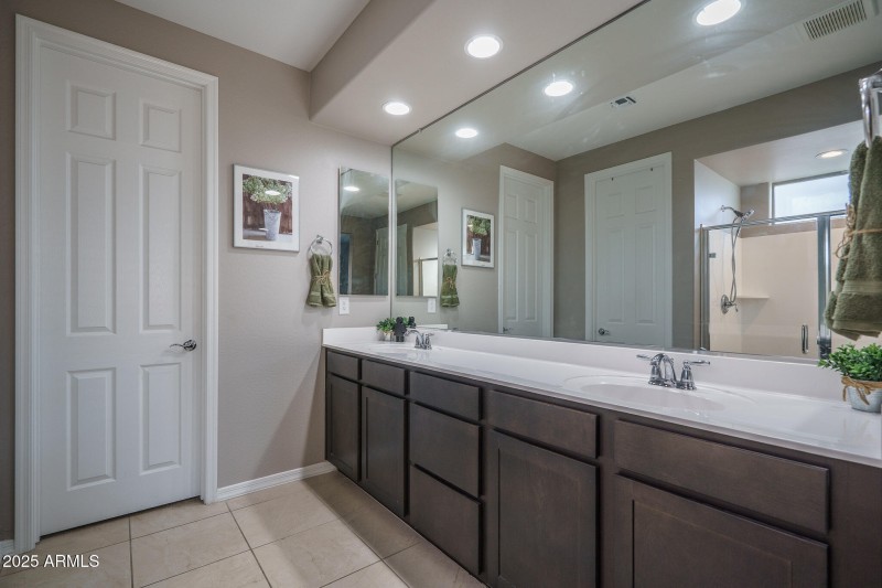 11) PRIMARY SUITE