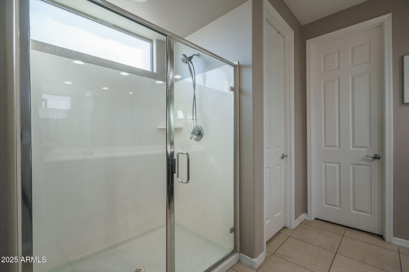 12) PRIMARY SUITE
