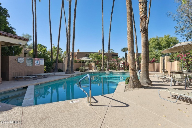 23-web-or-mls-10420-n-11th-pl-3