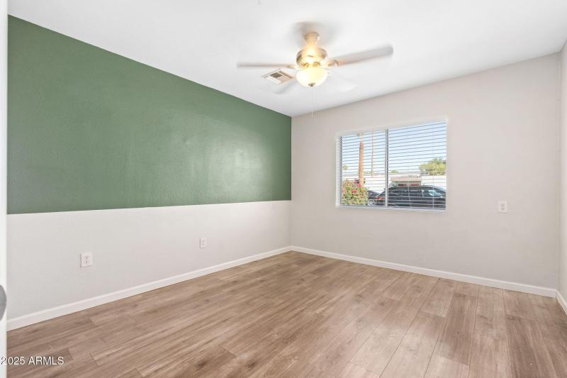 913 W Highland Avenue