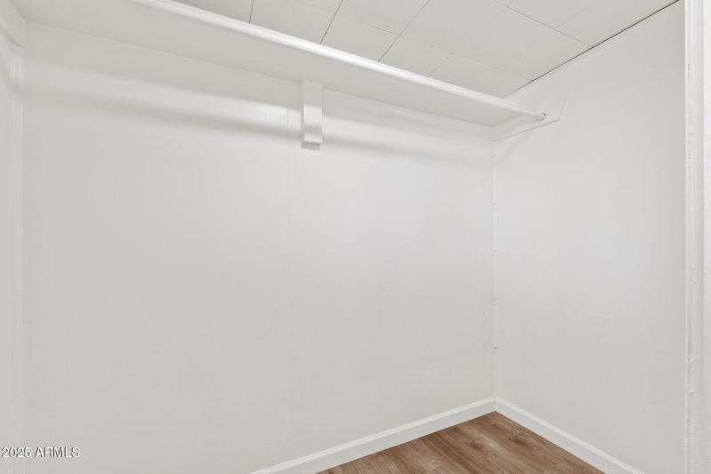 913 W Highland Avenue