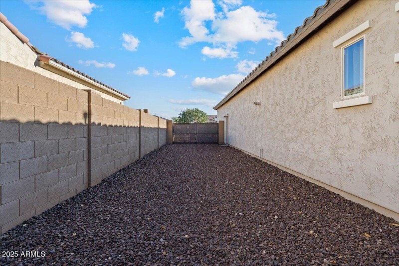 East Side Yard - Dog Run