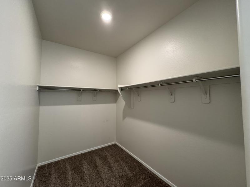 BD 1 Walk-In Closet