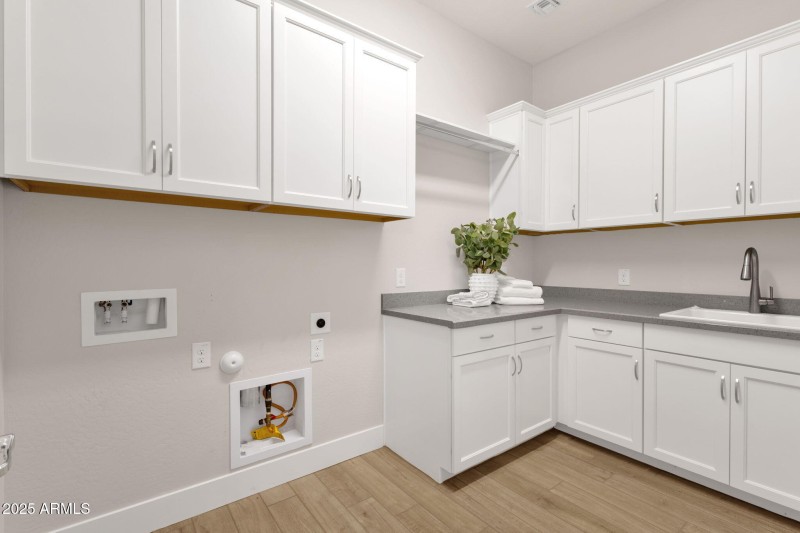 33-web-or-mls-1266-e-donato-dr