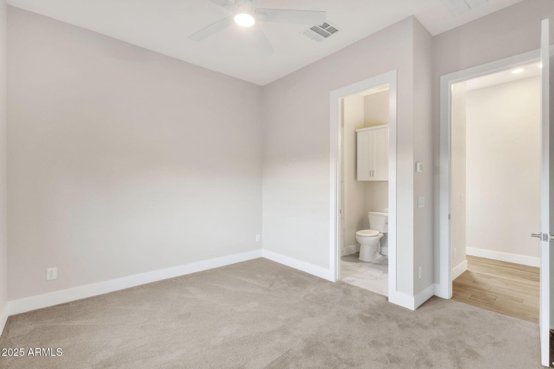 35-web-or-mls-1266-e-donato-dr