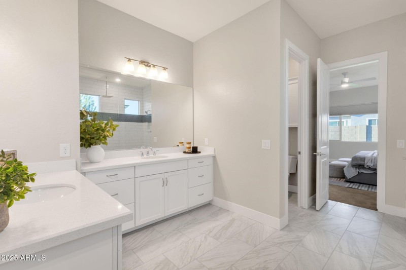 41-web-or-mls-1266-e-donato-dr