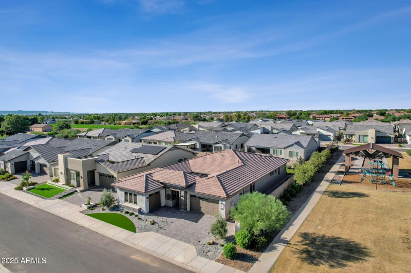 55-web-or-mls-1266-e-donato-dr