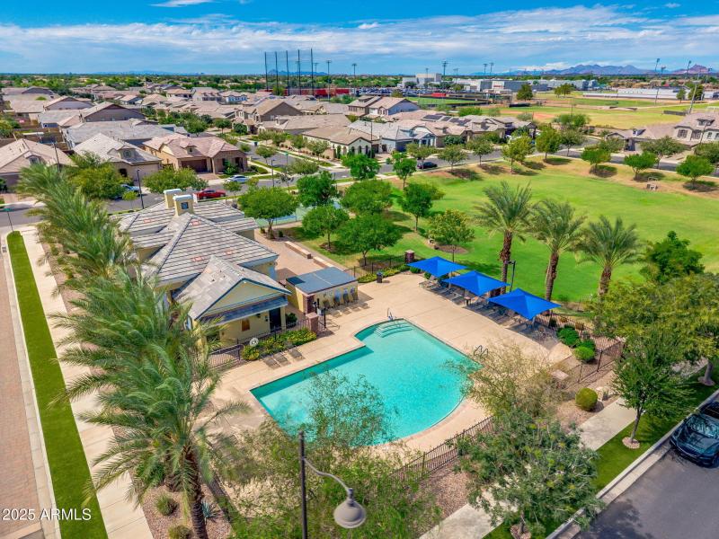 Clubhouse & pool 1