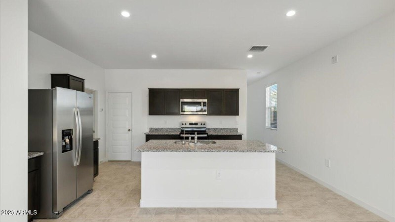 Hanna kitchen 4