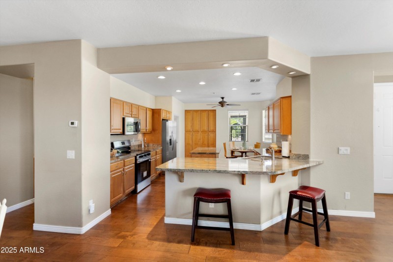 BREAKFAST BAR