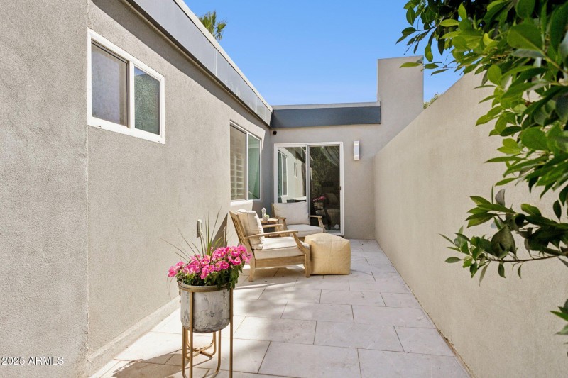 Private guest patio