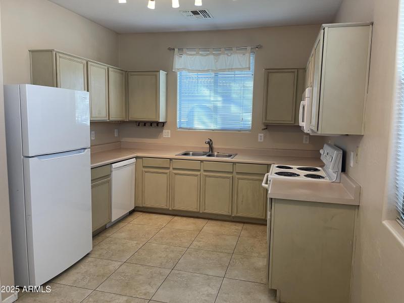 20250922_154443988_iOS