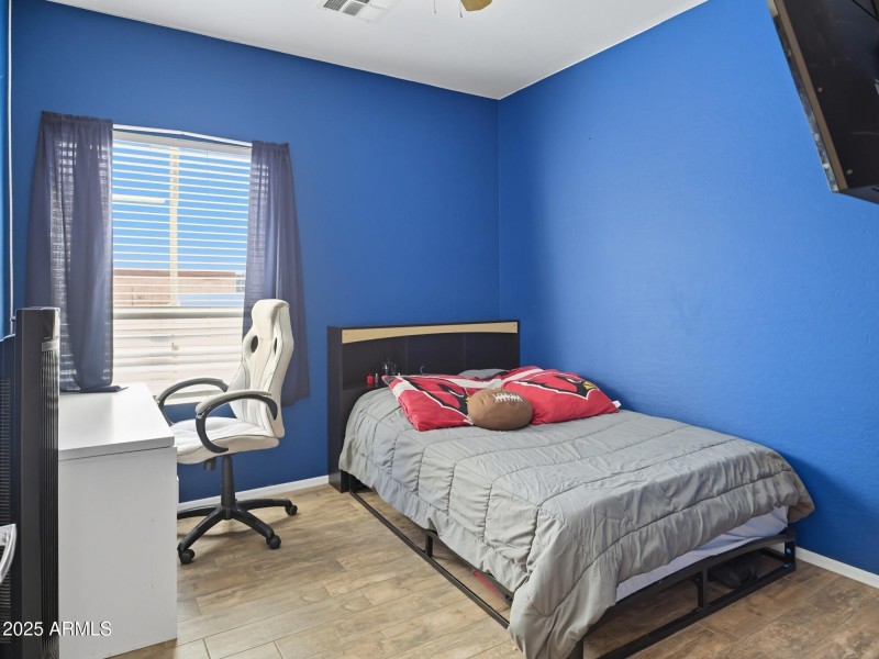Raymond St 00011