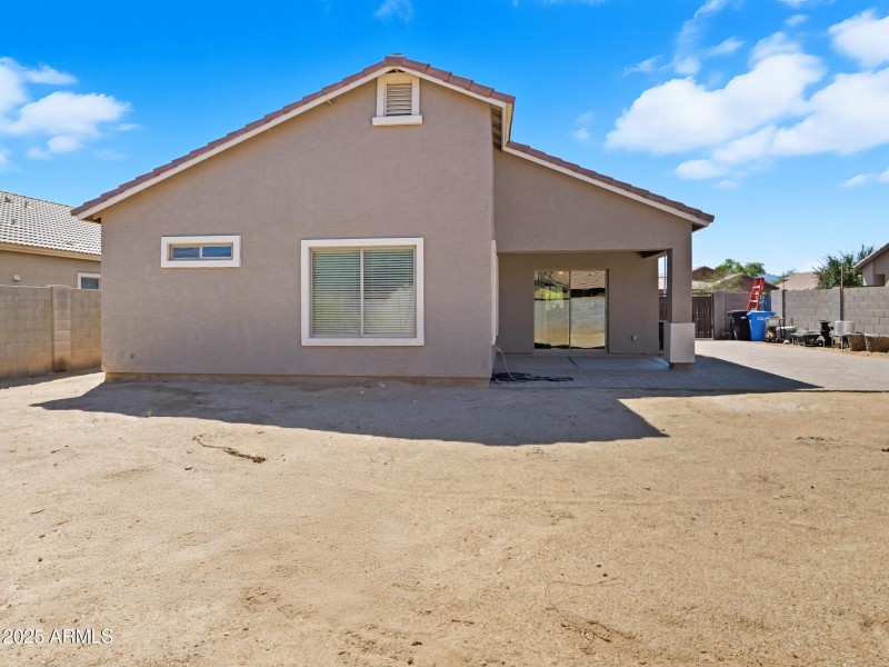 Raymond St 00023