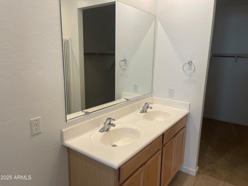 Hensley Primary Vanity