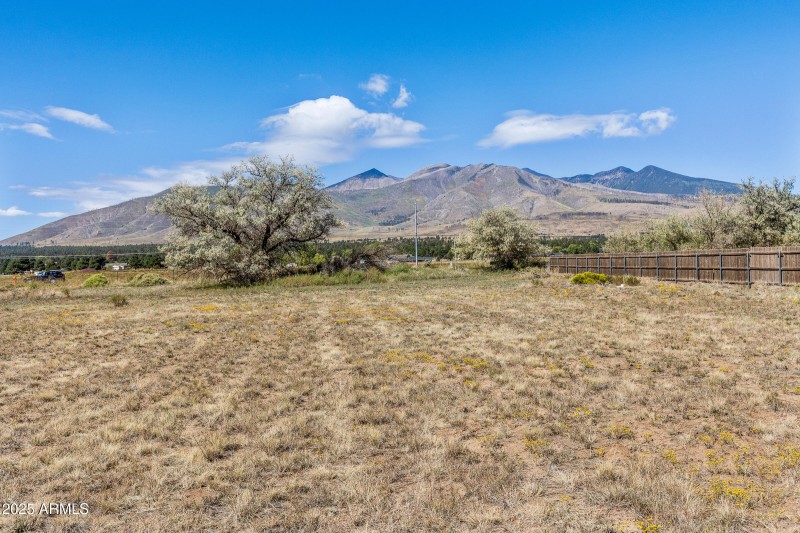 6040 E Robles-009