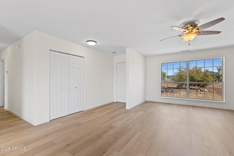 6040 E Robles-018