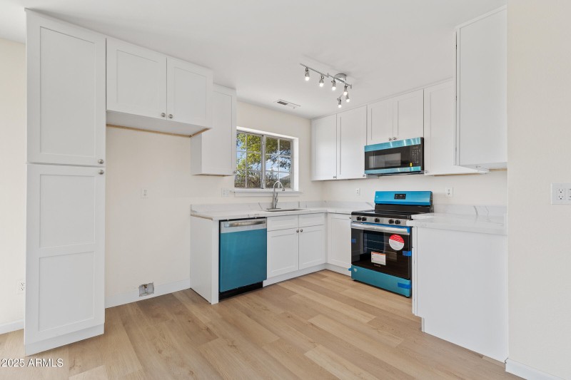 6040 E Robles-019