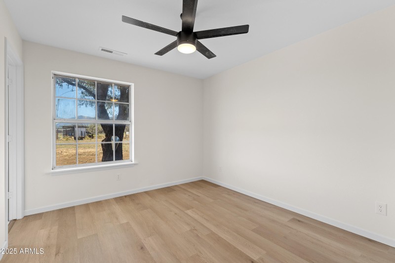 6040 E Robles-025