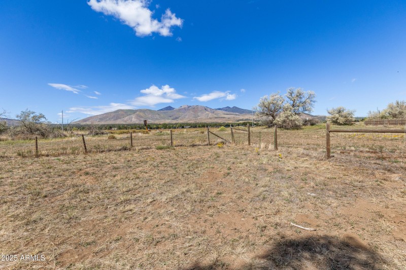 6040 E Robles-039