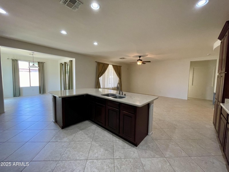 KITCHEN ISLAND
