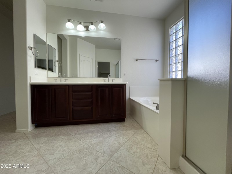 ENSUITE FULL BATH