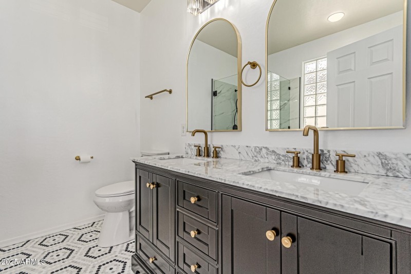 Double Sinks
