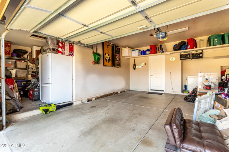 2.5 Car Garage