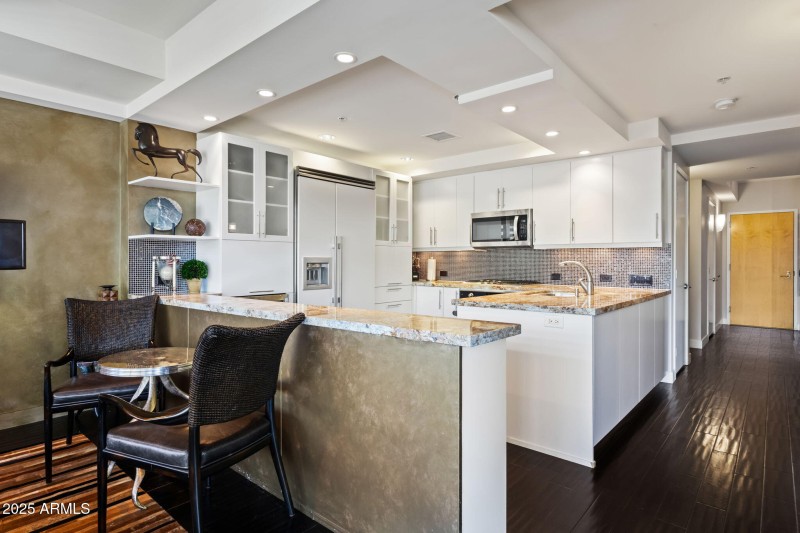 28-web-or-mls-7147-e-rancho-vista-dr