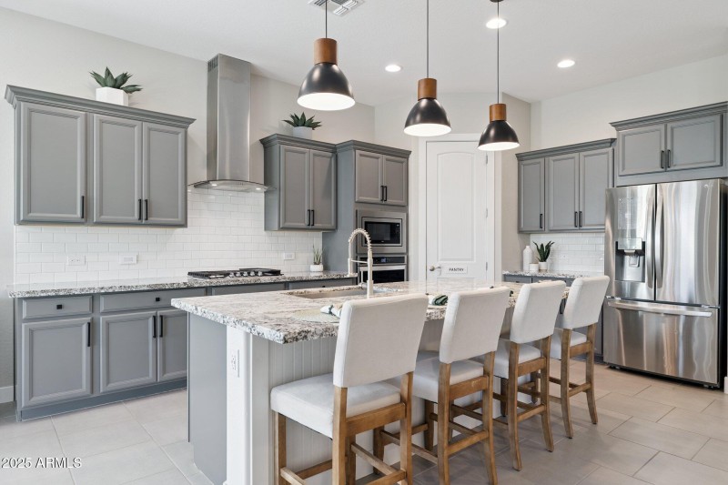 12-web-or-mls-12047-e-sereno-rd