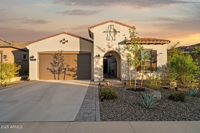 61-web-or-mls-12047-e-sereno-rd