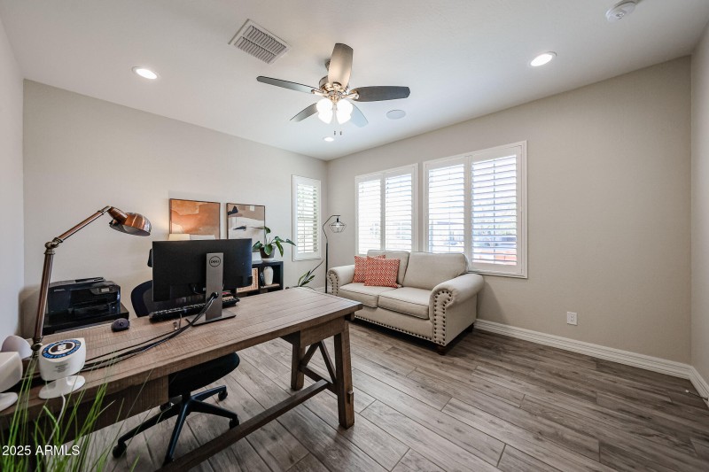 Den/Flex Room