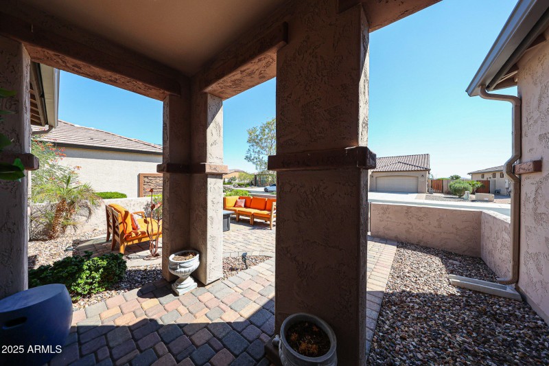 Courtyard/With Covered Front Porch