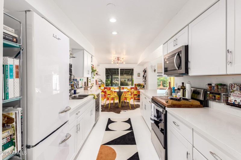BRAND NEW KITCHEN