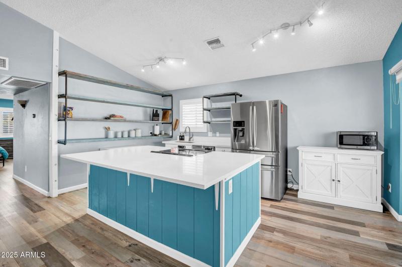 8-web-or-mls-6064 E Ingram St-8